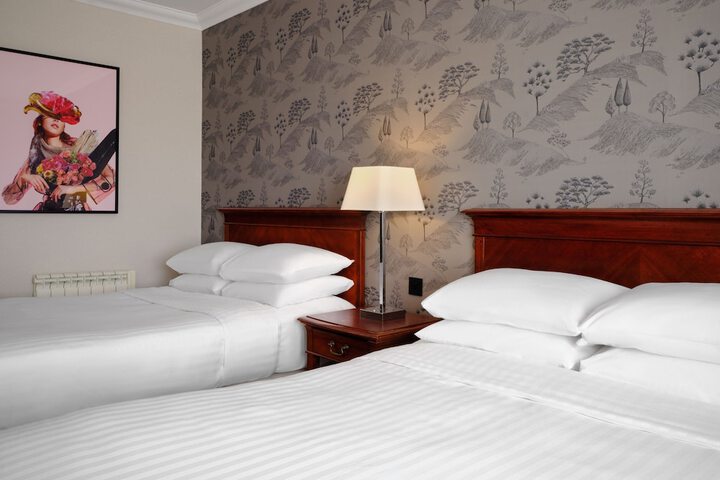 Room 6 of 121