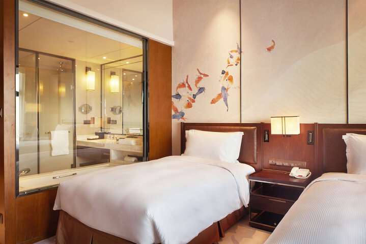 Room 45 of 100