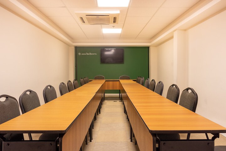 Business Center 169 of 183