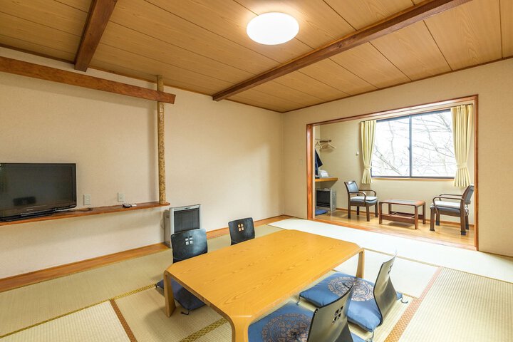 Room 10 of 48