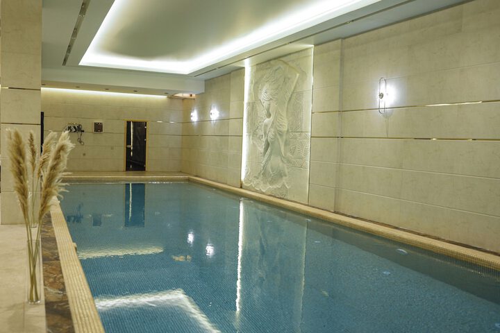 Pool 25 of 34