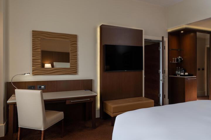 Room 44 of 201