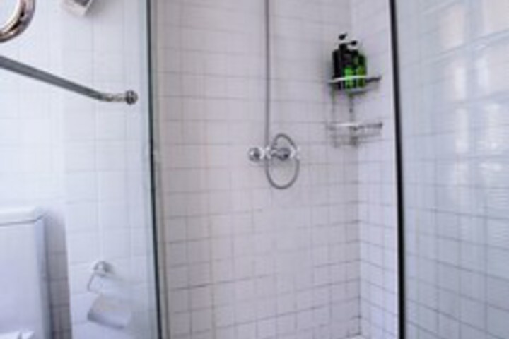 Room 5 of 19