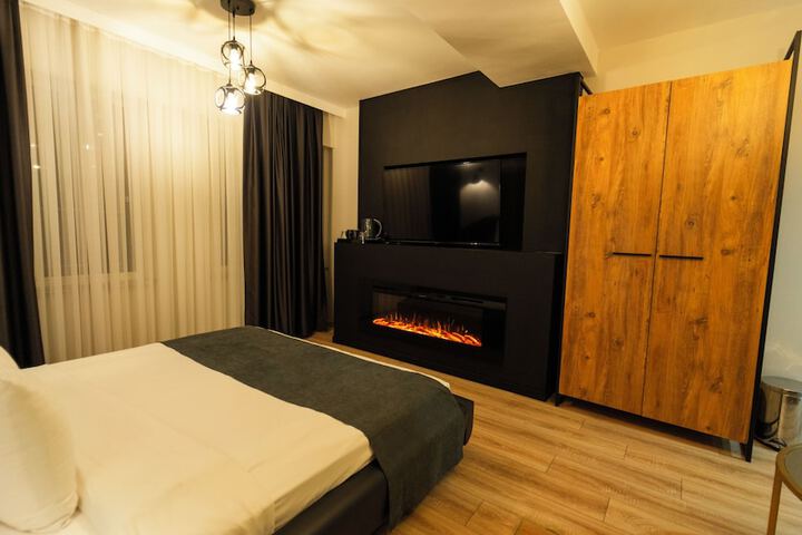 Room 18 of 149