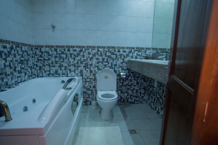 Room 12 of 37