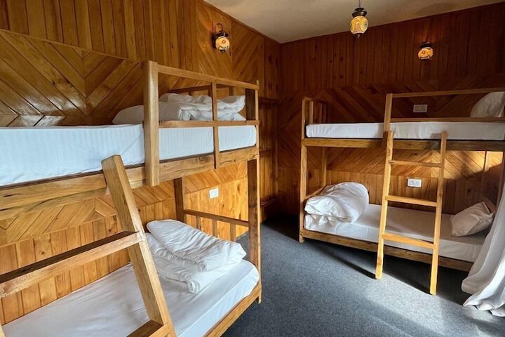 Room 10 of 34