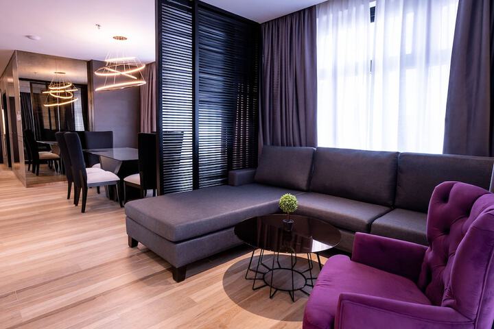 Room 32 of 67