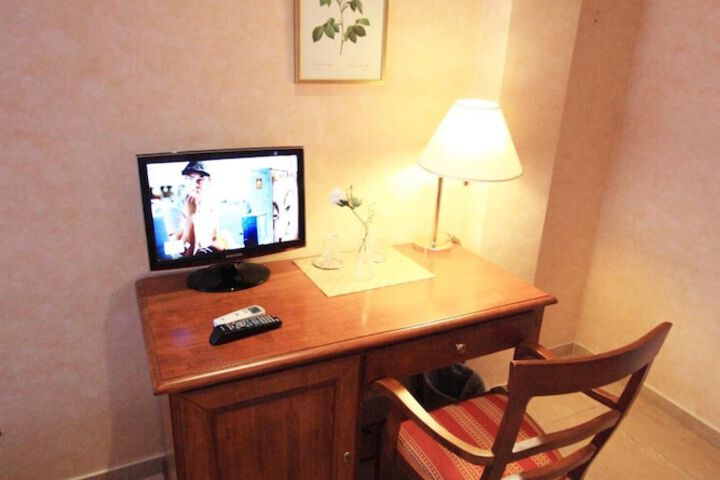 Room 12 of 26