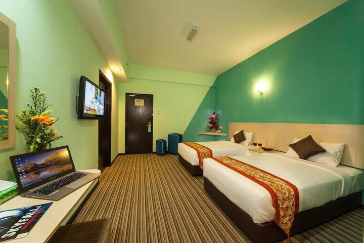Room 27 of 30