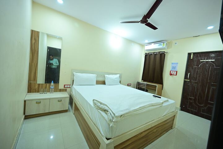 Room 25 of 63