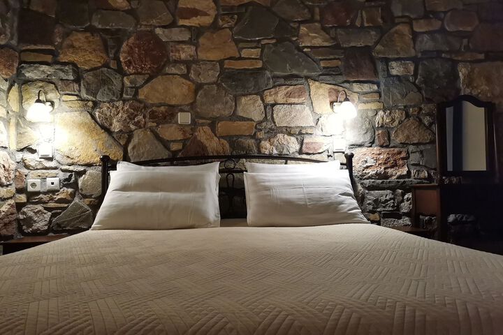 Room 8 of 52