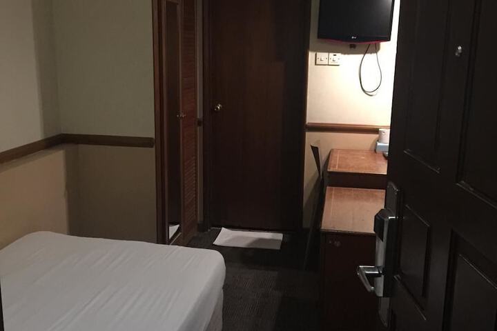 Room 34 of 61