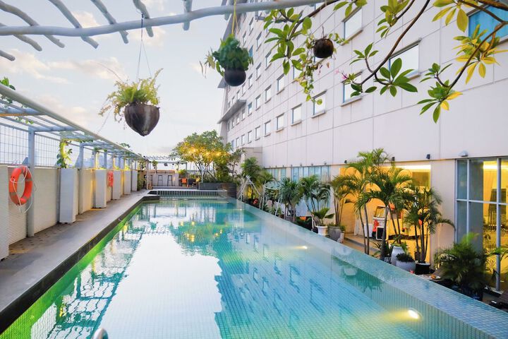 Pool Hotel