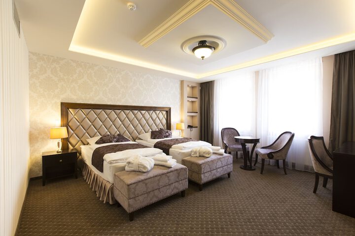 Room 4 of 64