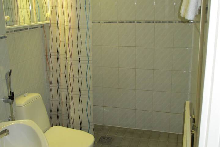 Room 15 of 28