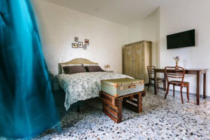 Room 8 of 15