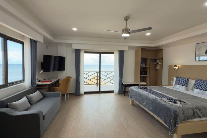 Room 120 of 272