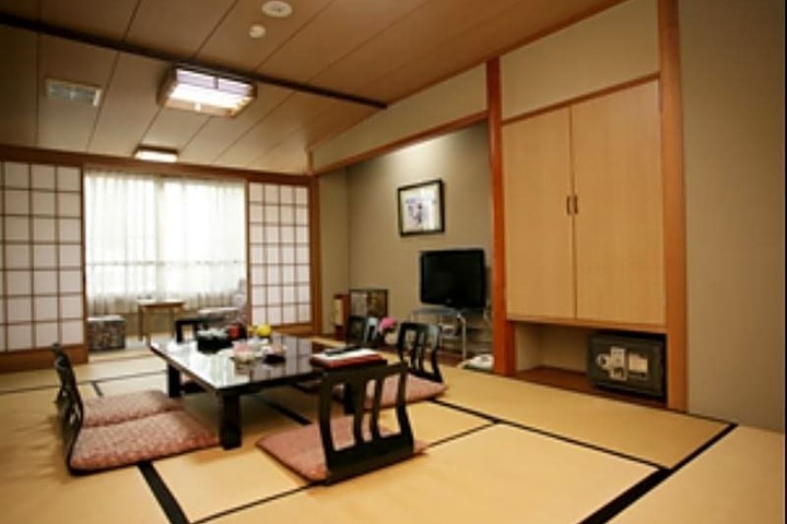 Photo 3