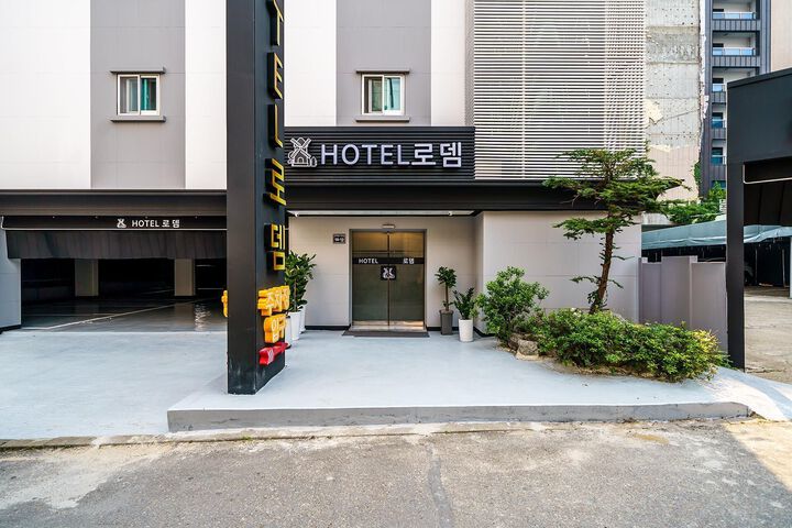 Hotel 16 of 142