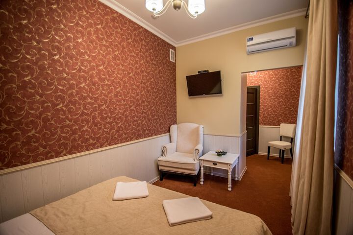 Room 16 of 66