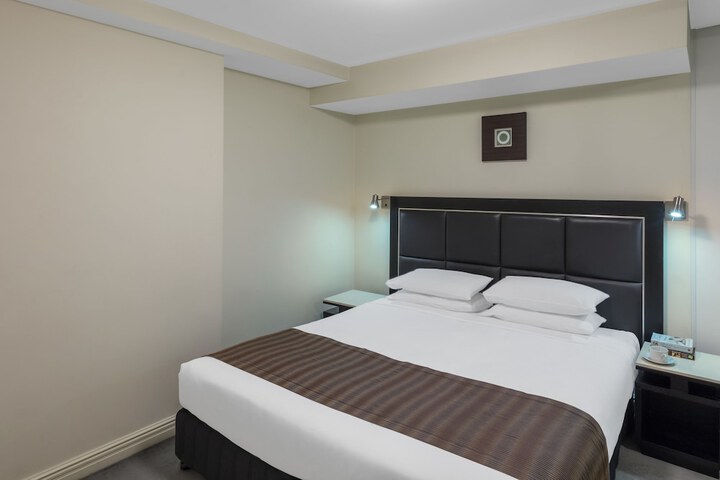 Room 5 of 22