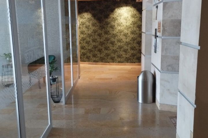 Ballroom/Hall 41 of 45