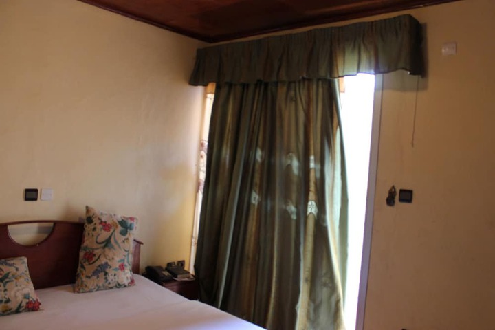 Room 13 of 31