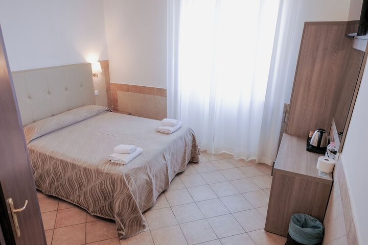 Room 14 of 63
