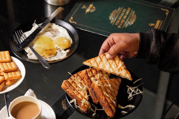 Breakfast/Coffee Service 17 of 25