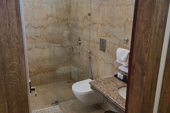 Room 12 of 35