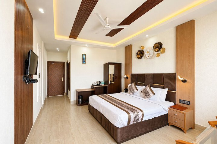 Room 44 of 114