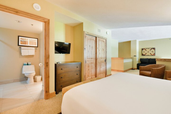 Room 38 of 181