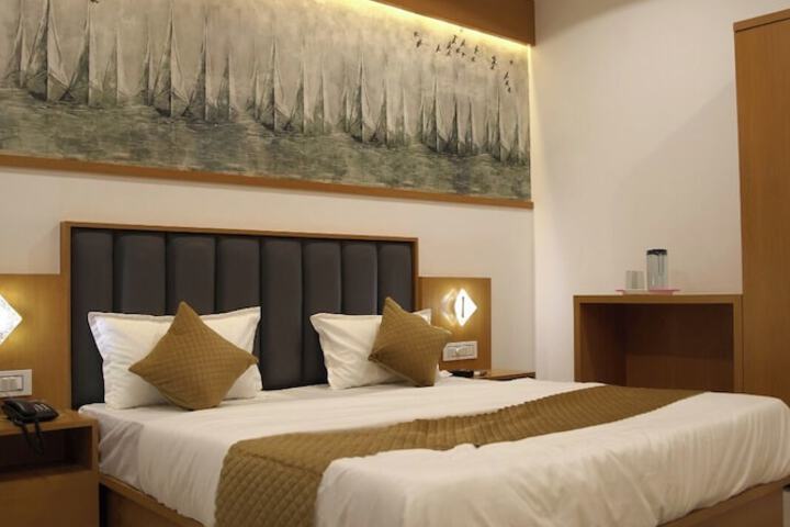 Room 5 of 38