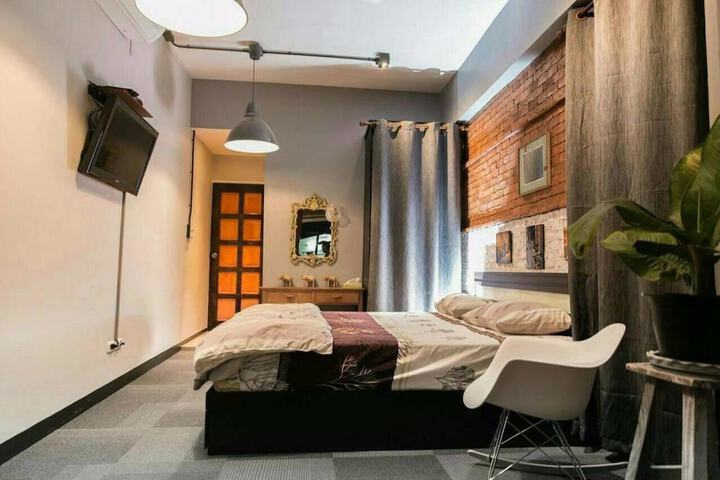 Room 8 of 37