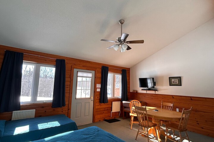 Room 8 of 80