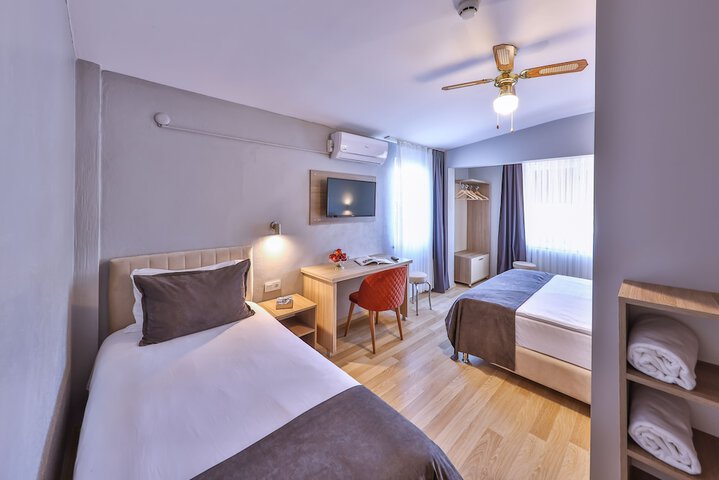 Room 29 of 125