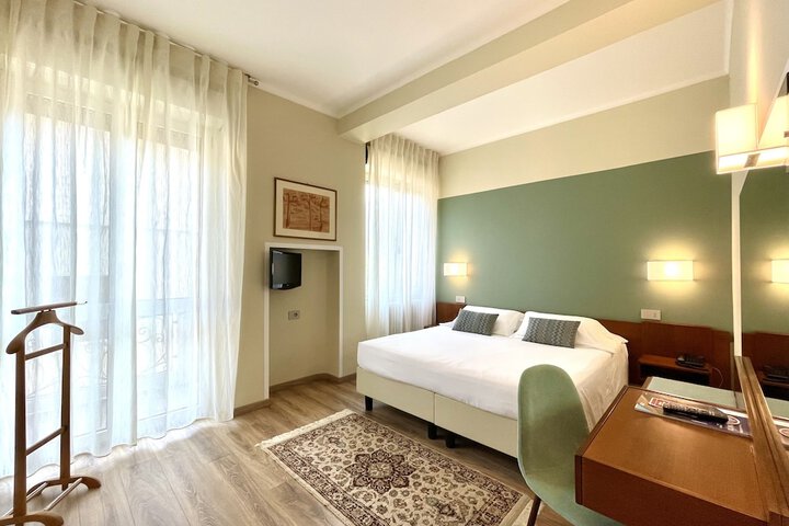 Room 25 of 74