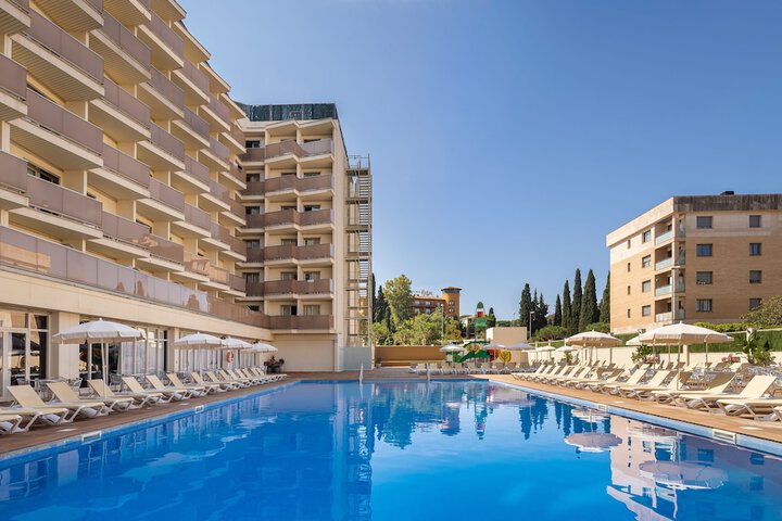 Pools & Facilities