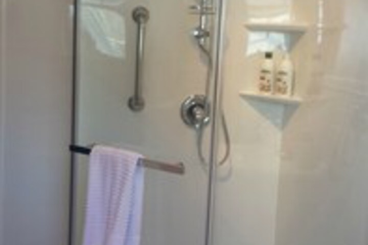 Room 6 of 43