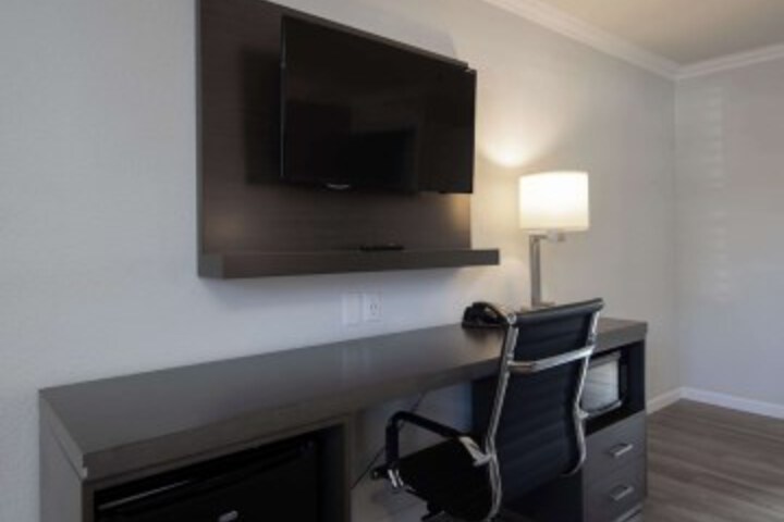 Room 17 of 48