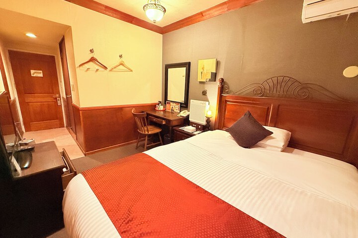 Room 30 of 67
