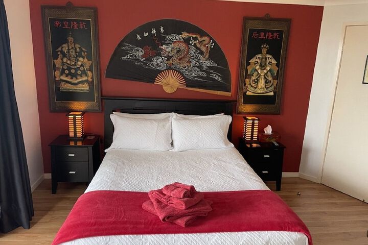 Room 2 of 18