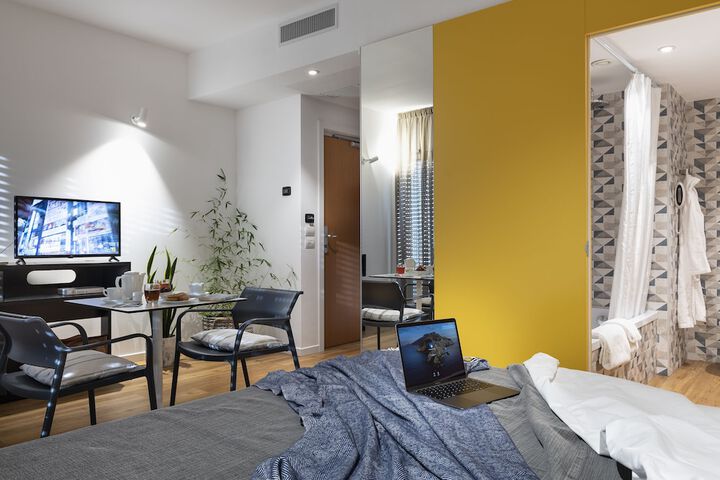 Room 15 of 39