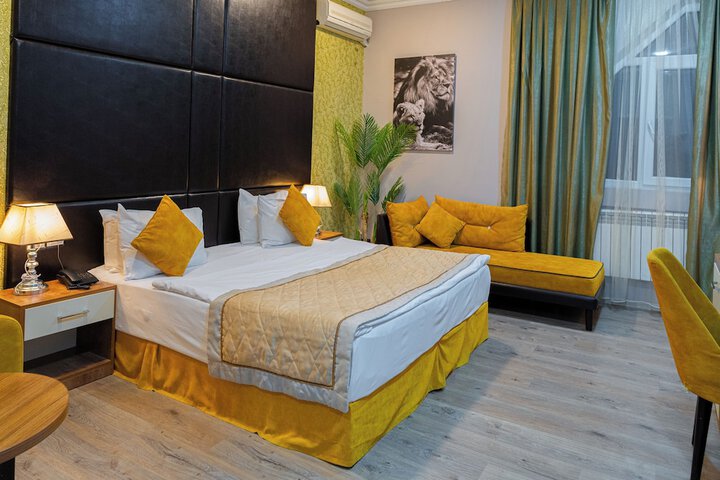 Room 6 of 60