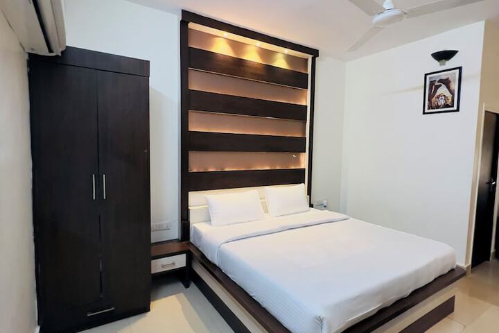 Room 10 of 54