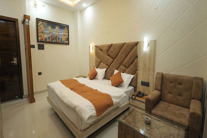Room 5 of 35