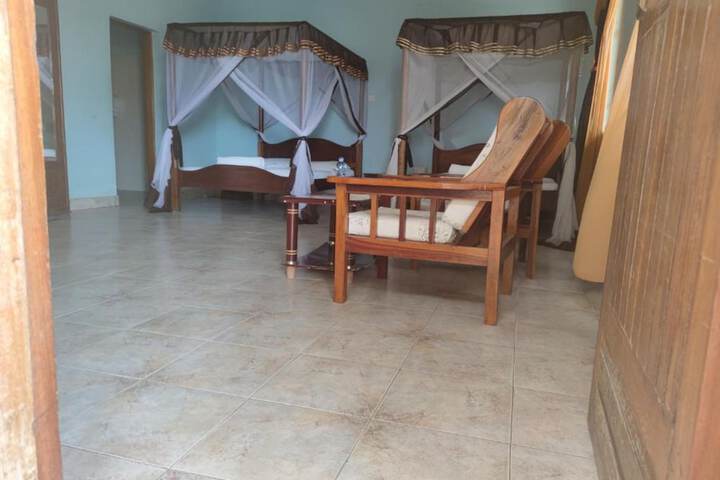 Room 17 of 38