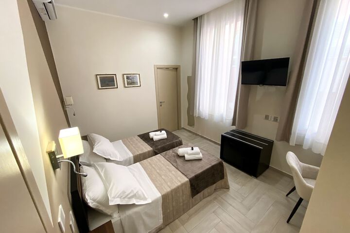 Room 7 of 30