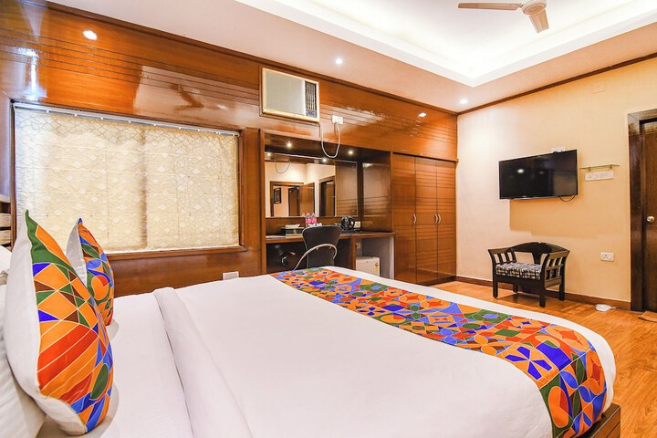 Room 30 of 53