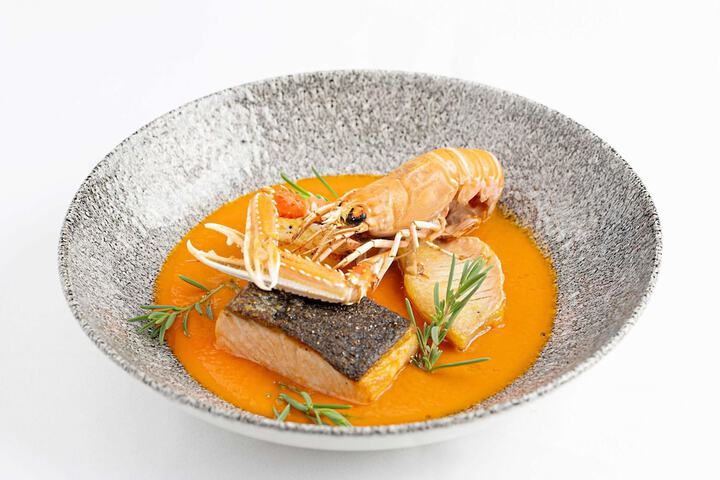 Dining 90 of 144